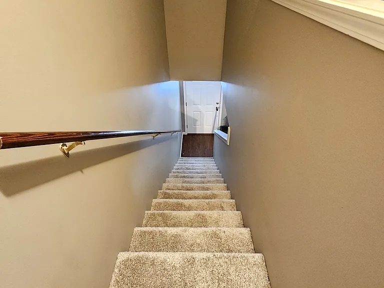 312 W Monroe St #4 — Photo 5
