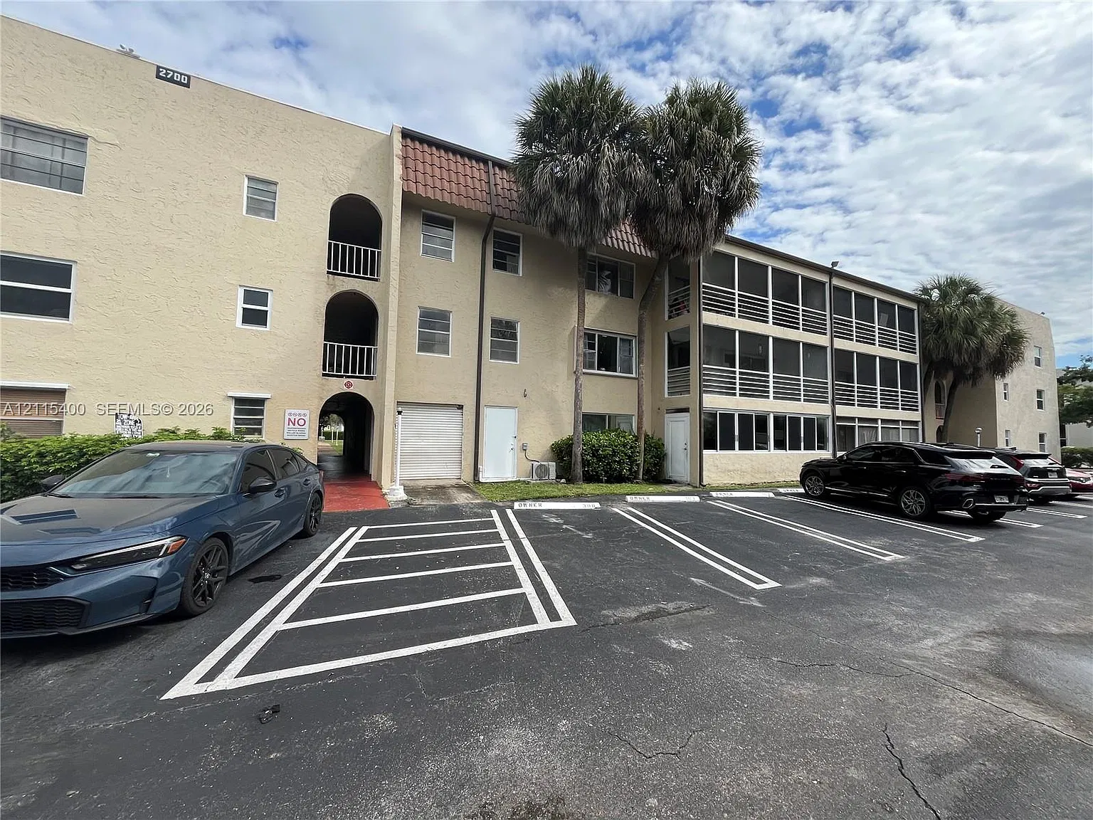 Coral Gardens Condo — Photo 1