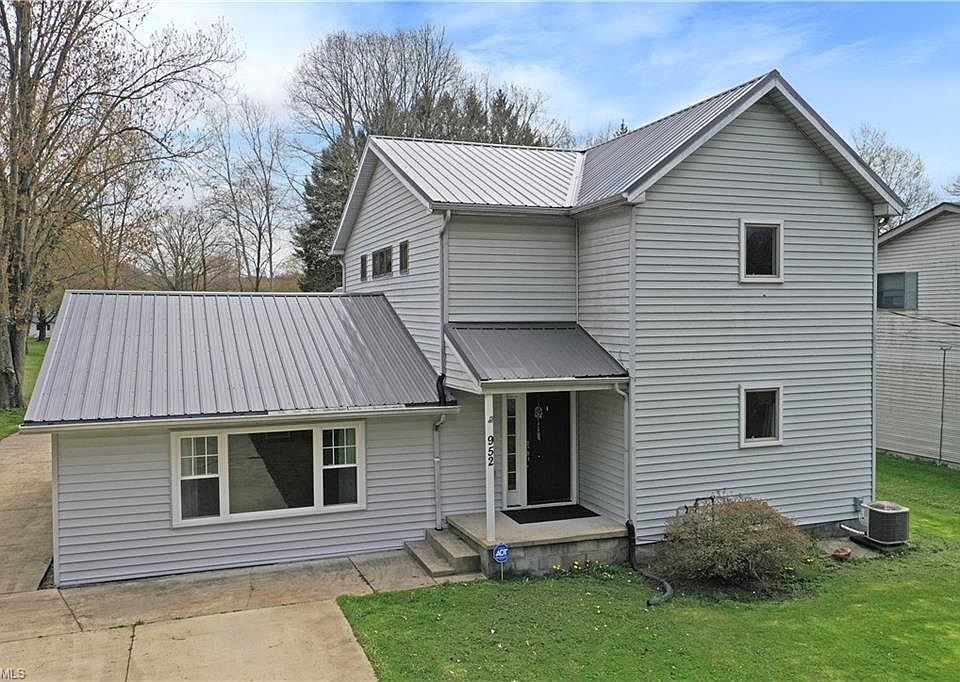 1st image of 952 Rosegarden Dr NE