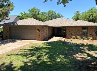 11205 Folkstone Dr, Yukon, OK 73099