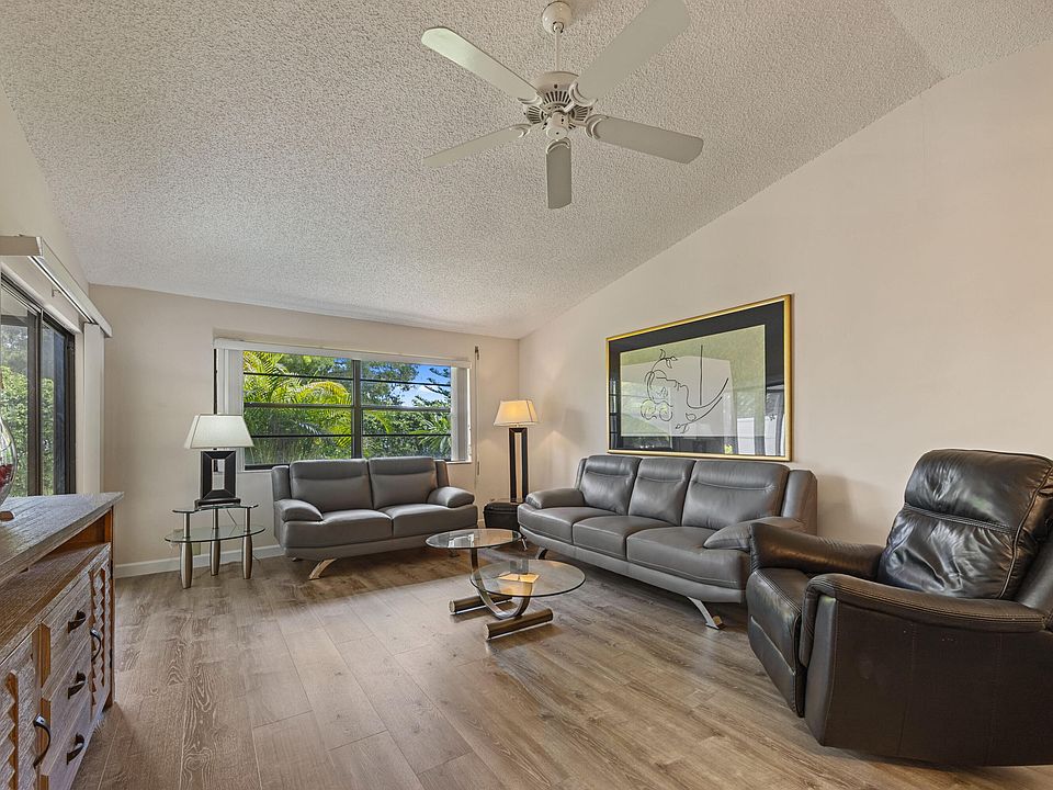1st image of 9 Ridge Pointe Drive #D