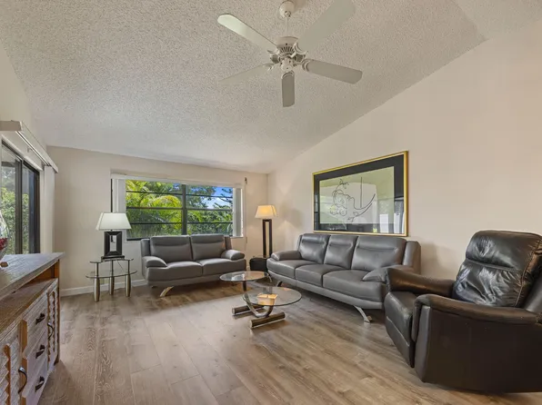 9 Ridge Pointe Drive #D, Boynton Beach, FL 33435