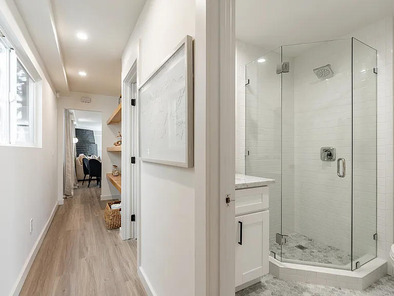 333 Rosemont St — Photo 23