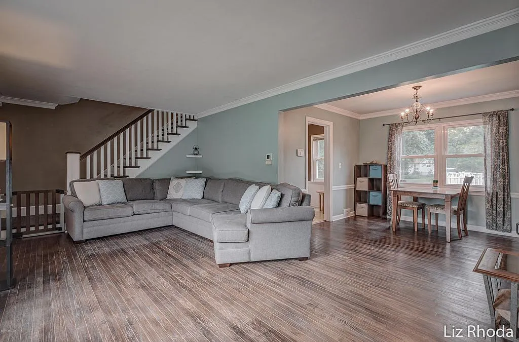1701 Hiawatha Dr SE photo 1