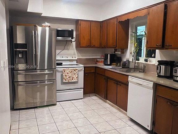 3rd image of 6492 SW 25th St