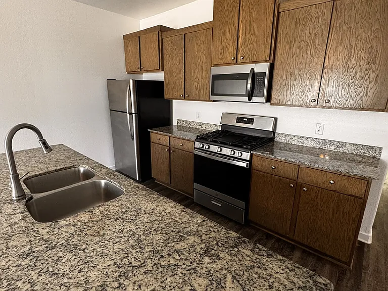 321 Westbrook Ct #3 — Photo 4