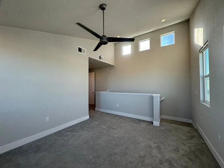 1684 Spring St — Photo 35