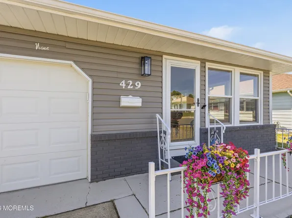 429 Saint Thomas Drive, Toms River, NJ 08757