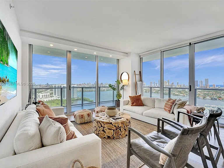 16385 Biscayne Blvd #3107 — Photo 1