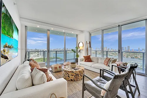 16385 Biscayne Blvd #3107 Photo 1