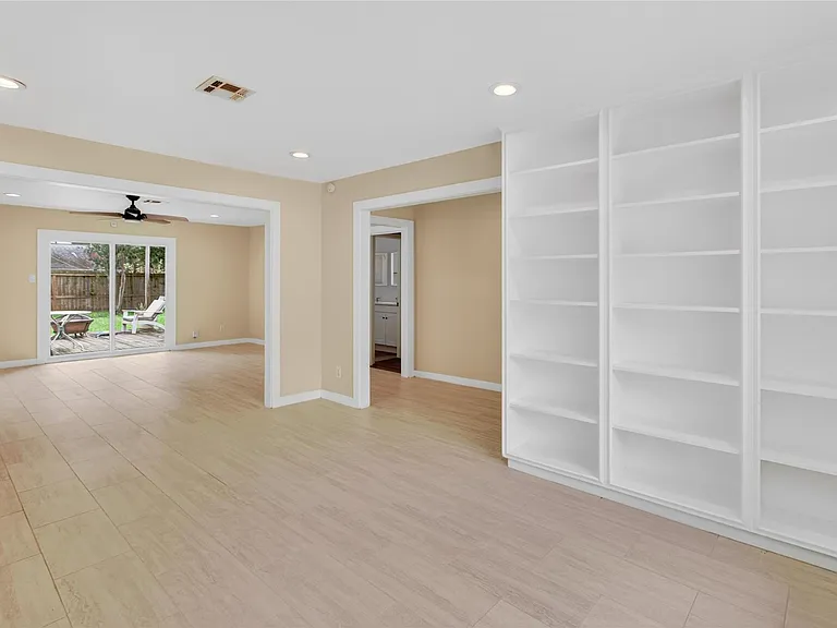 5502 Effingham Dr — Photo 6