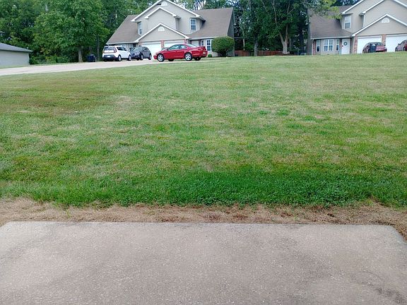 3rd image of 4909-4911 W Millbrook Dr #3B-2BA-1200SQFT