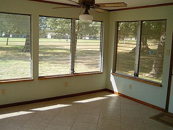 3rd image of 228 Navajo Trl