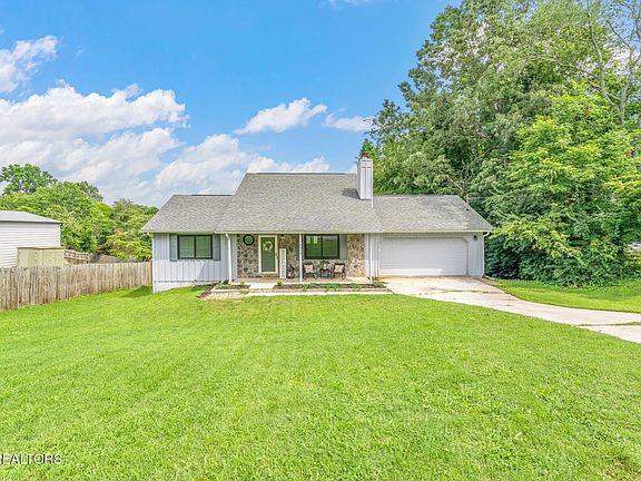 2nd image of 8404 Doral Cir