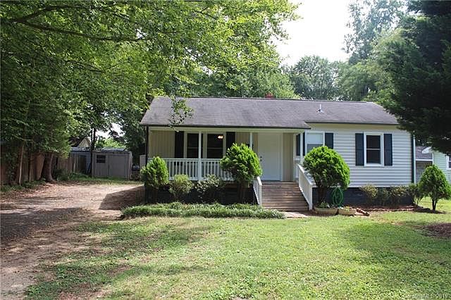 1st image of 303 W Poplar St