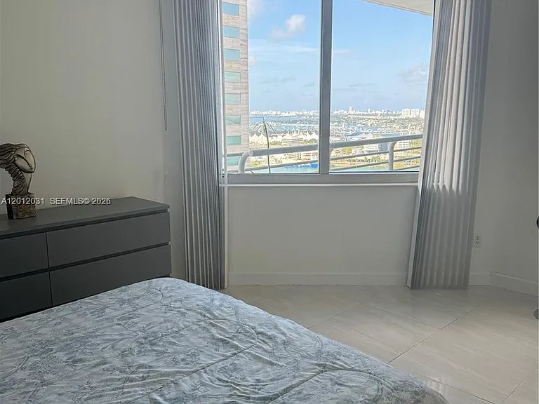 335 Biscayne Blvd #2900 — Photo 14