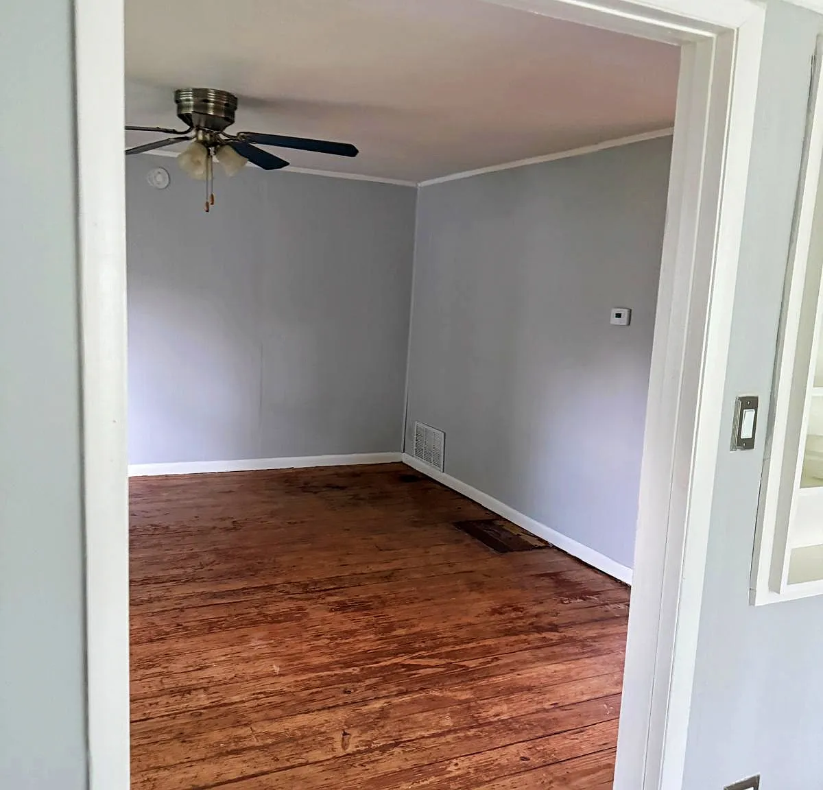 3 bed, 924 sqft, $1,400 — Photo 3
