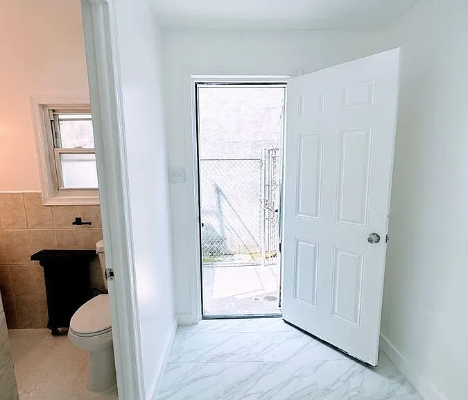 2068 E Somerset St #A — Photo 24