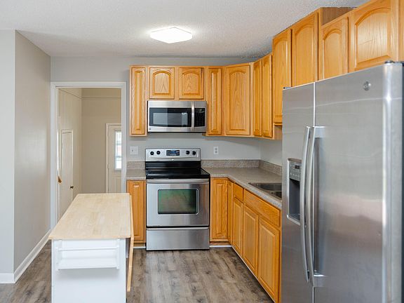 5th image of 506 Saint St