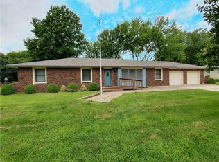 242 SE Fairview Rd, Warrensburg, MO 64093