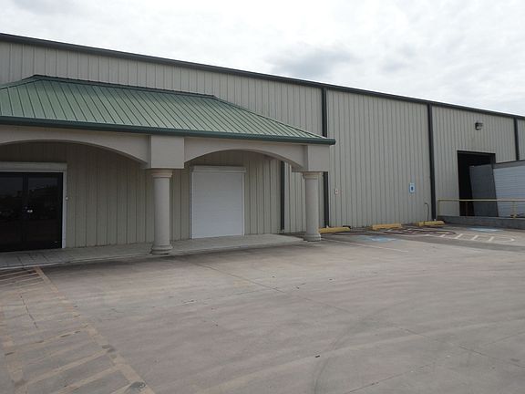 5th image of 5820 Millenium Dr
