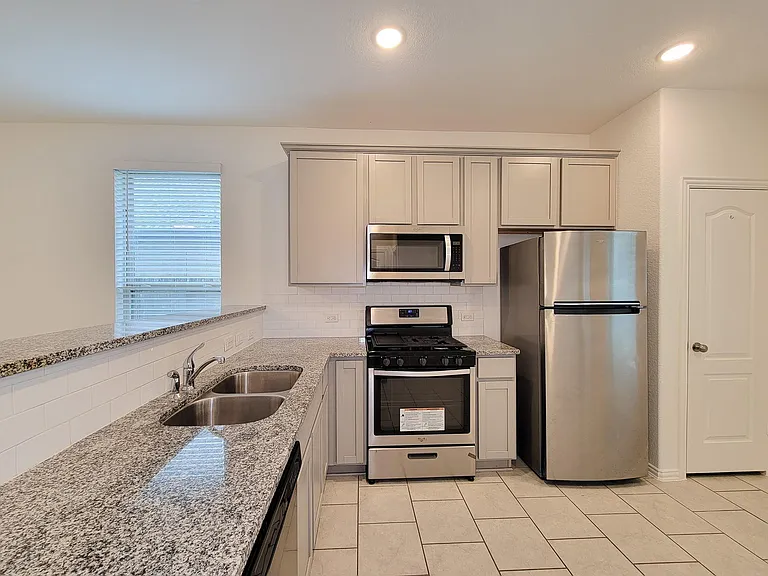 31351 Horseshoe Meadow Bend Ln — Photo 6
