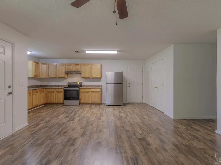 105 Citrus St — Photo 4