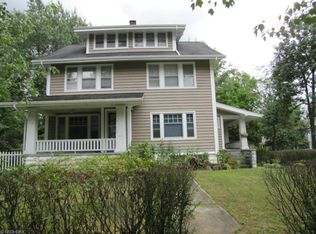 2946 Kensington Rd, Cleveland Heights, OH 44118