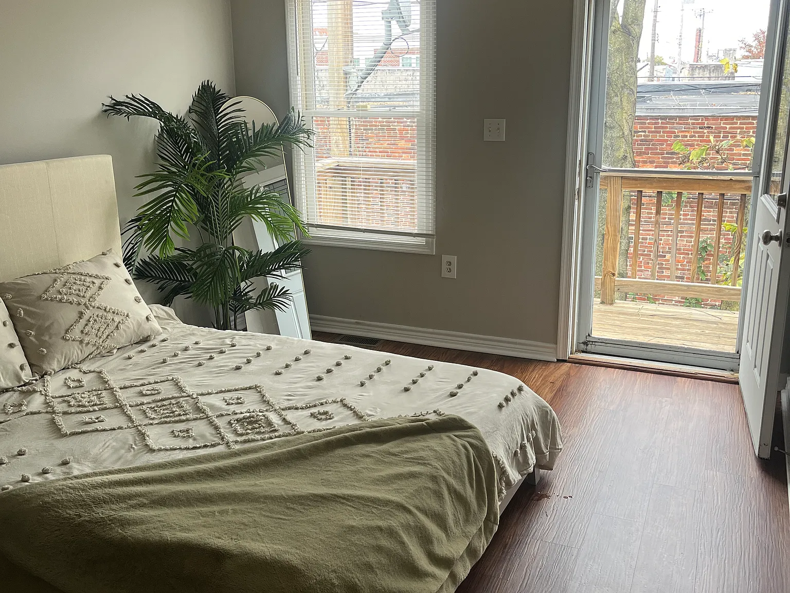 3 bed, 2.5 bath, 1364 sqft, $3,000 — Photo 4