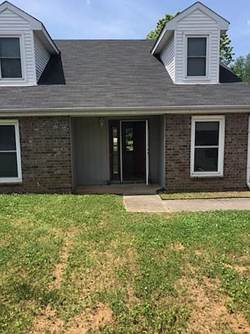 2nd image of 1815 Lexington Trce