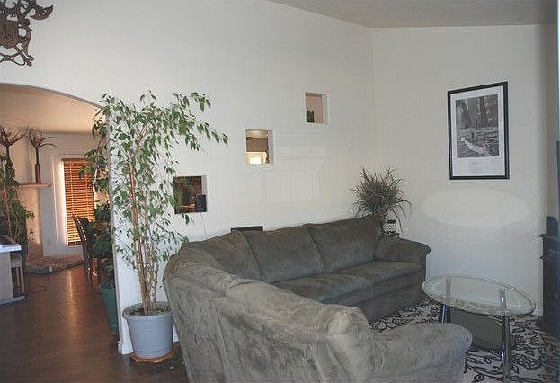 2nd image of 185 Elkridge Ln