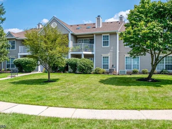 98 Lindsey Ct, Franklin Twp., NJ 08823