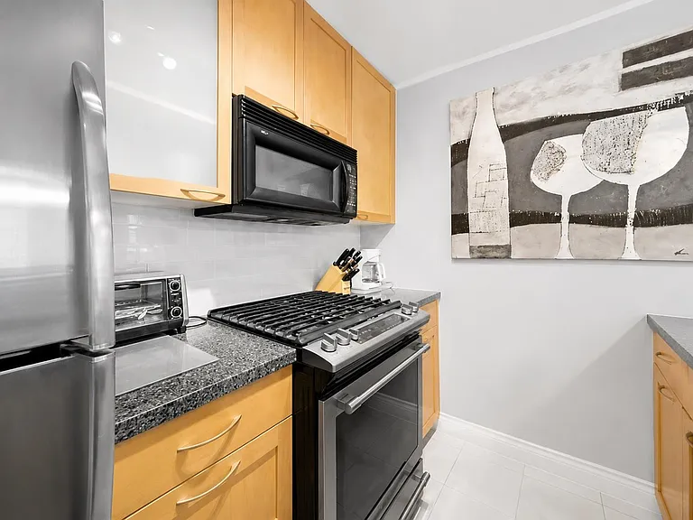 989 Richards St #605 — Photo 9