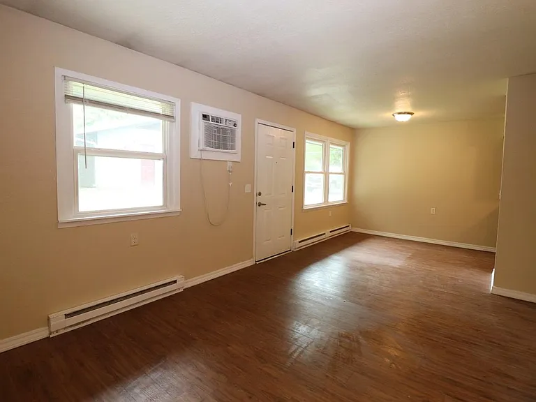 23053 Main St #14 — Photo 6