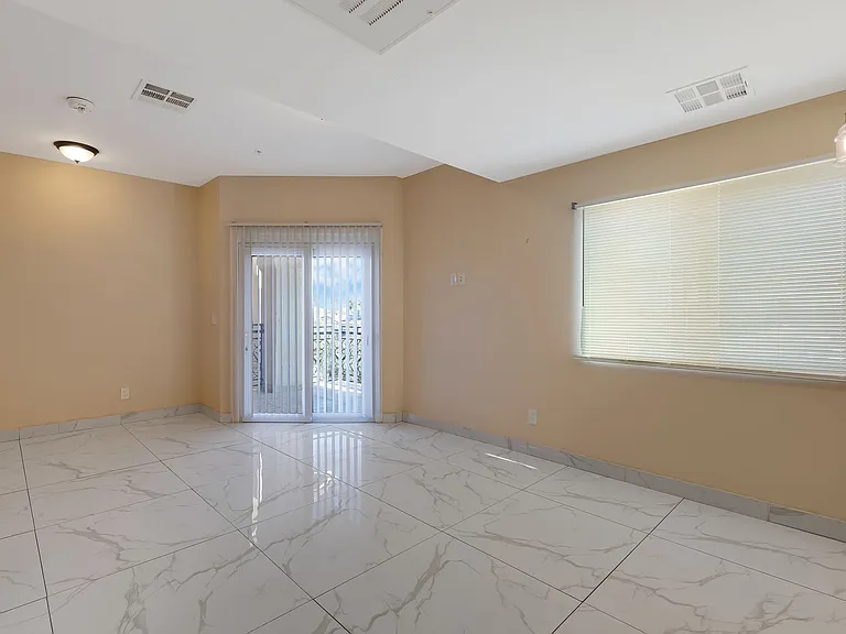 Desert View Apartments — Photo 33
