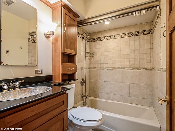 5th image of 2706 N Wayne Ave #2
