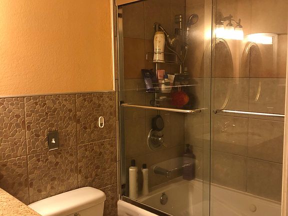4th image of 1055 N Capitol Ave APT 11
