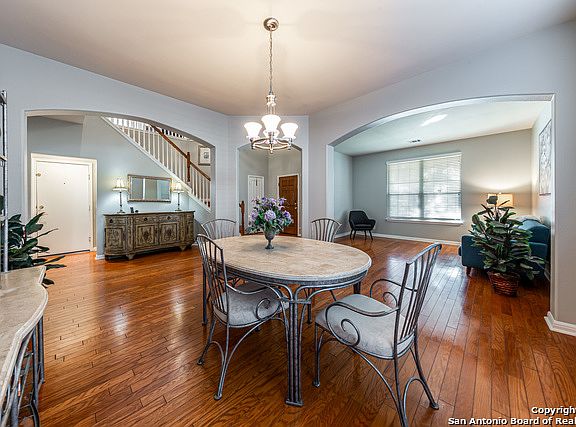 5th image of 2734 Lakehills St