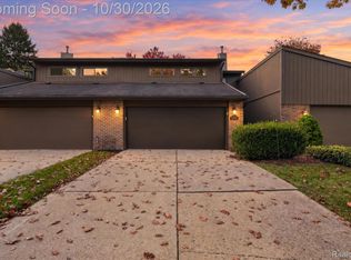 1440 Beaumont Cir, Flushing, MI 48433