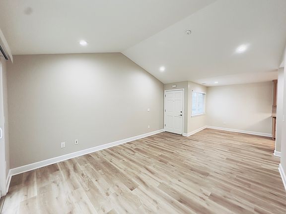 4th image of 1665 Whitwood Ln APT 2
