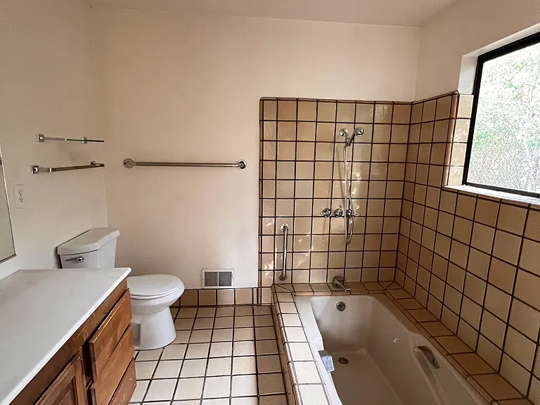 10320 Rolly Rd — Photo 2