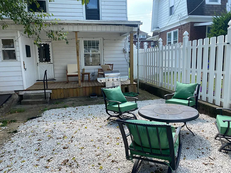407 Walnut St — Photo 24