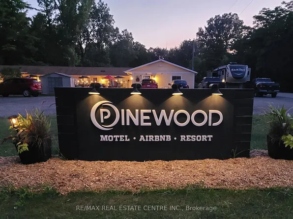 9717 Army Camp Rd, Lambton Shores, ON N0N 1J3