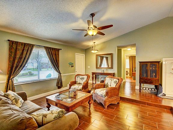 5th image of 10899 NW 21st Pl