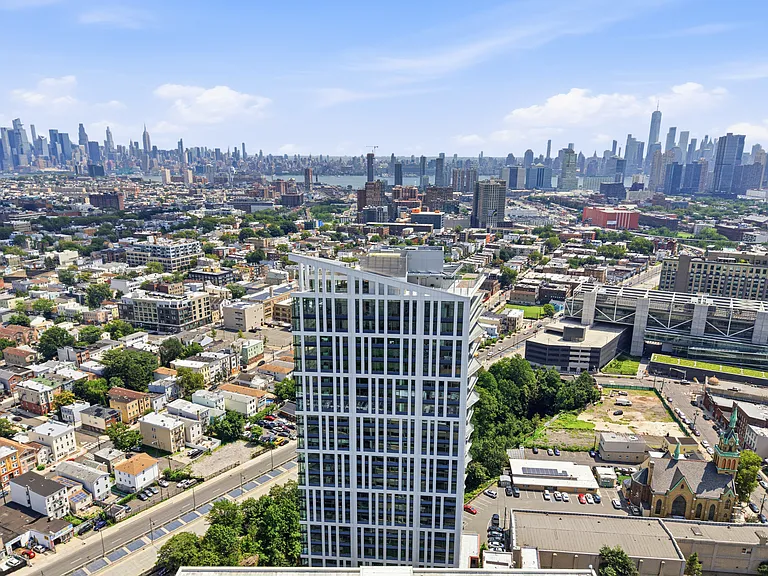 628 Summit Ave #1 — Photo 41