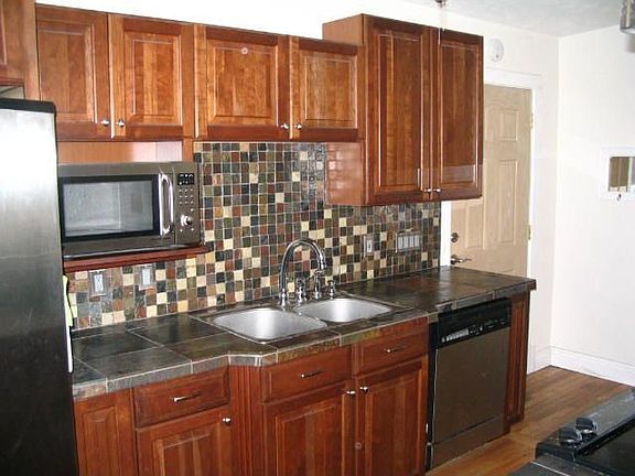 5th image of 800 Adirondack Ave