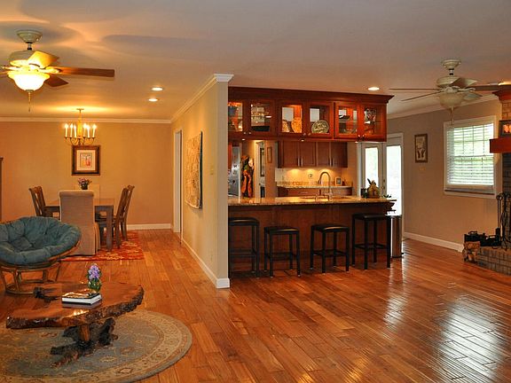 11732_Georgetowne_104