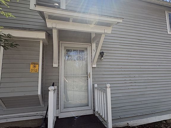2nd image of 410 Old Montague Rd APT 5