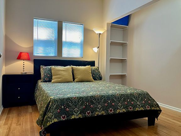 Bedroom with Queen size bed