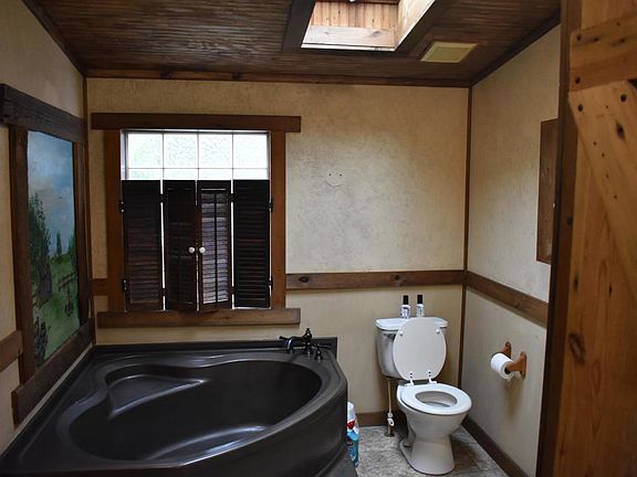 Master Bathroom Jacuzzi Tub